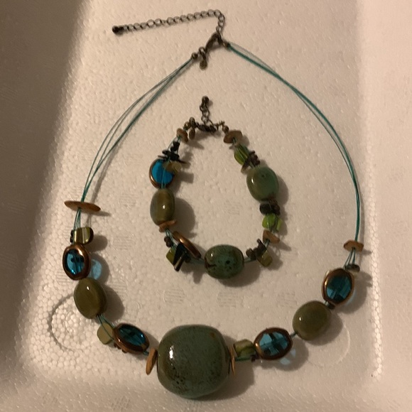 Vintage Beaded Costume Jewelry Set. Multi green n blueish color. - Picture 2 of 3